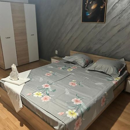 Apartament Regim Hotelier 1 Camera Galaţi Екстериор снимка